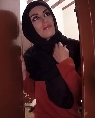 Amatőr érett anál punciba élvezés és feszes vékony tini első alkalom a legnagyobb arab pornó